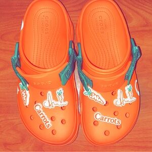 Carrot edition Crocs